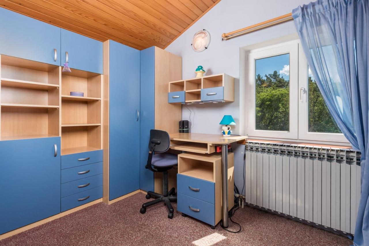 Apartment Magda With A Parking Space And Sea View Рийека Екстериор снимка