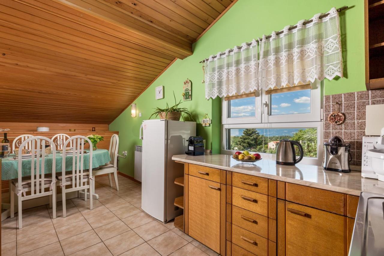 Apartment Magda With A Parking Space And Sea View Рийека Екстериор снимка