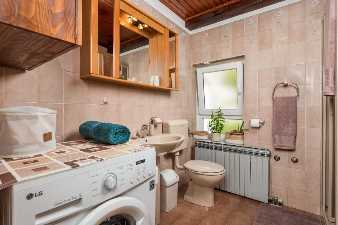 Apartment Magda With A Parking Space And Sea View Рийека Екстериор снимка