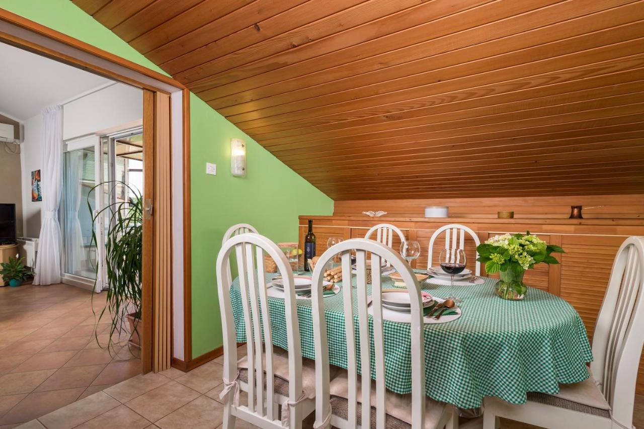 Apartment Magda With A Parking Space And Sea View Рийека Екстериор снимка